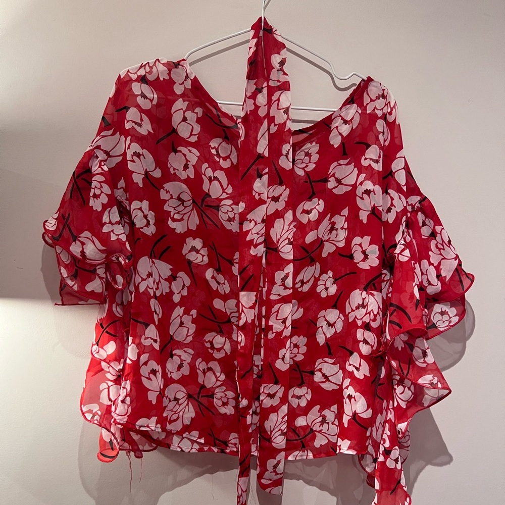 Floral sheer boutique top L